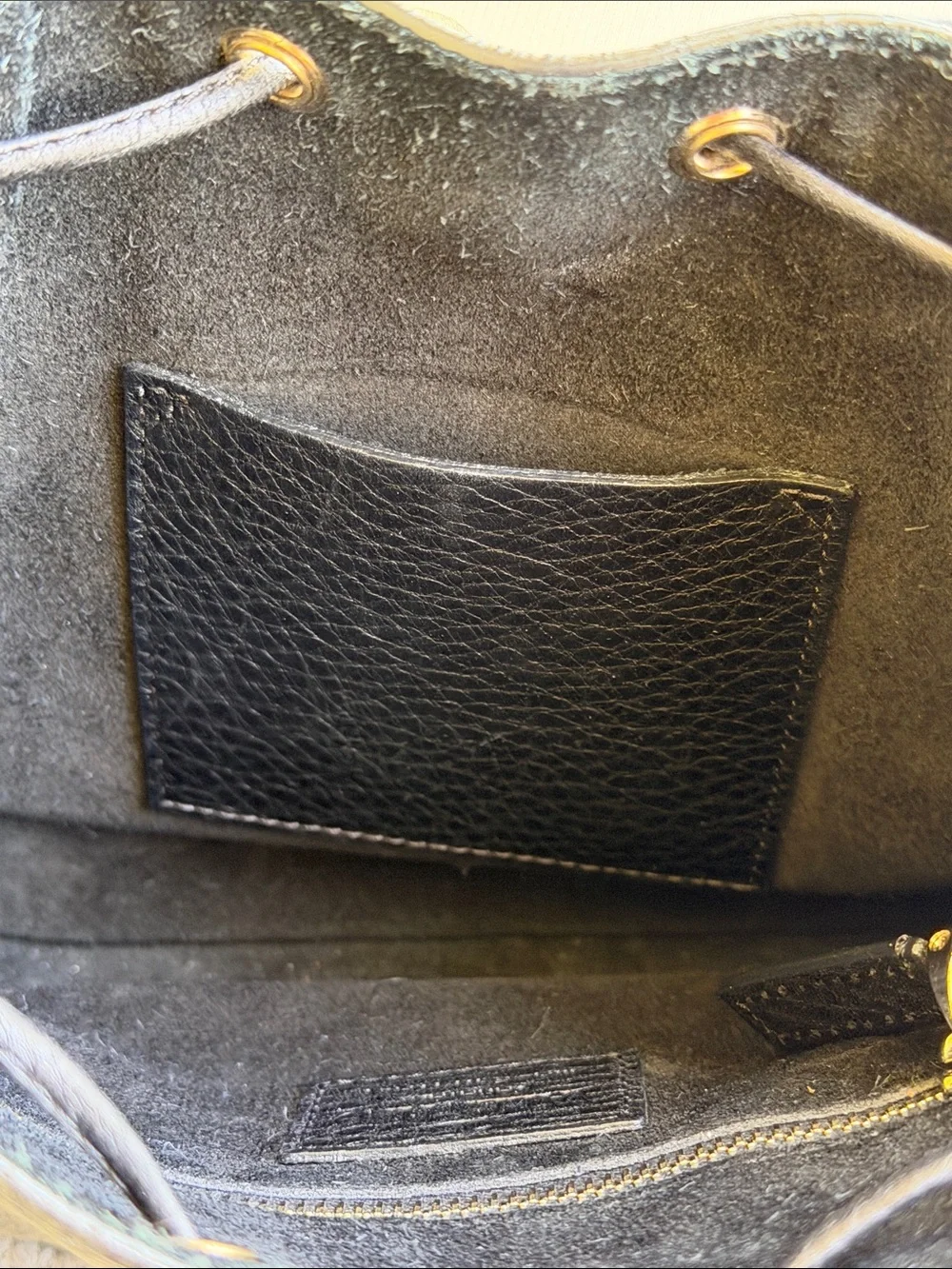 Valentino Garavani Black Leather Rockstud Drawstring Crossbody - Picture 8 of 8
